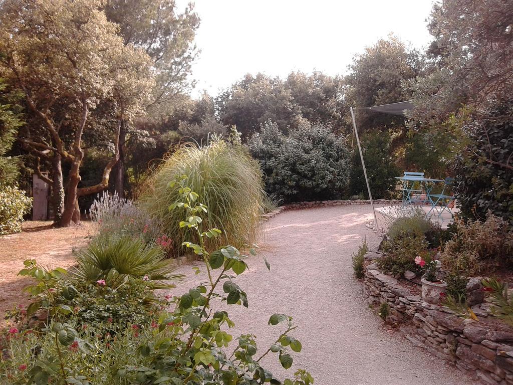 Les Florides Lägenhet LʼIsle-sur-la-Sorgue Exteriör bild