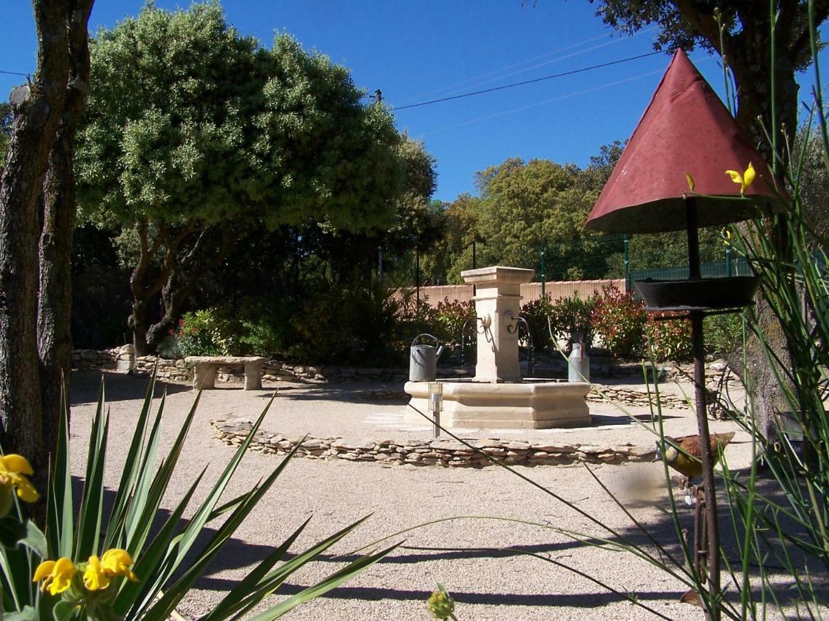 Les Florides Lägenhet LʼIsle-sur-la-Sorgue Exteriör bild