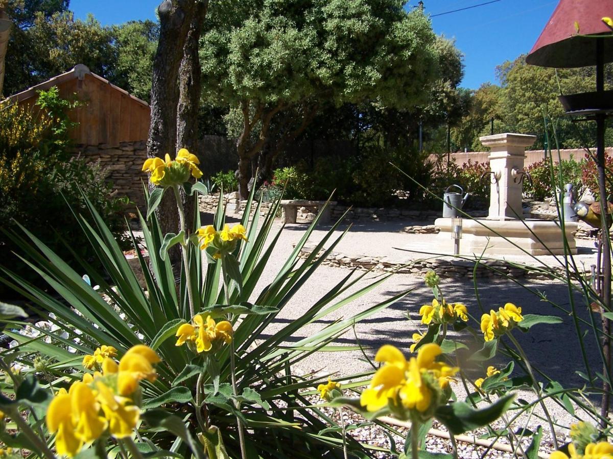 Les Florides Lägenhet LʼIsle-sur-la-Sorgue Exteriör bild